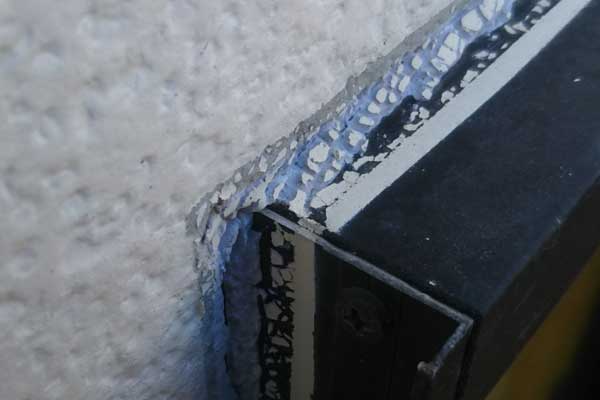 サッシ・窓まわりのコーキング劣化